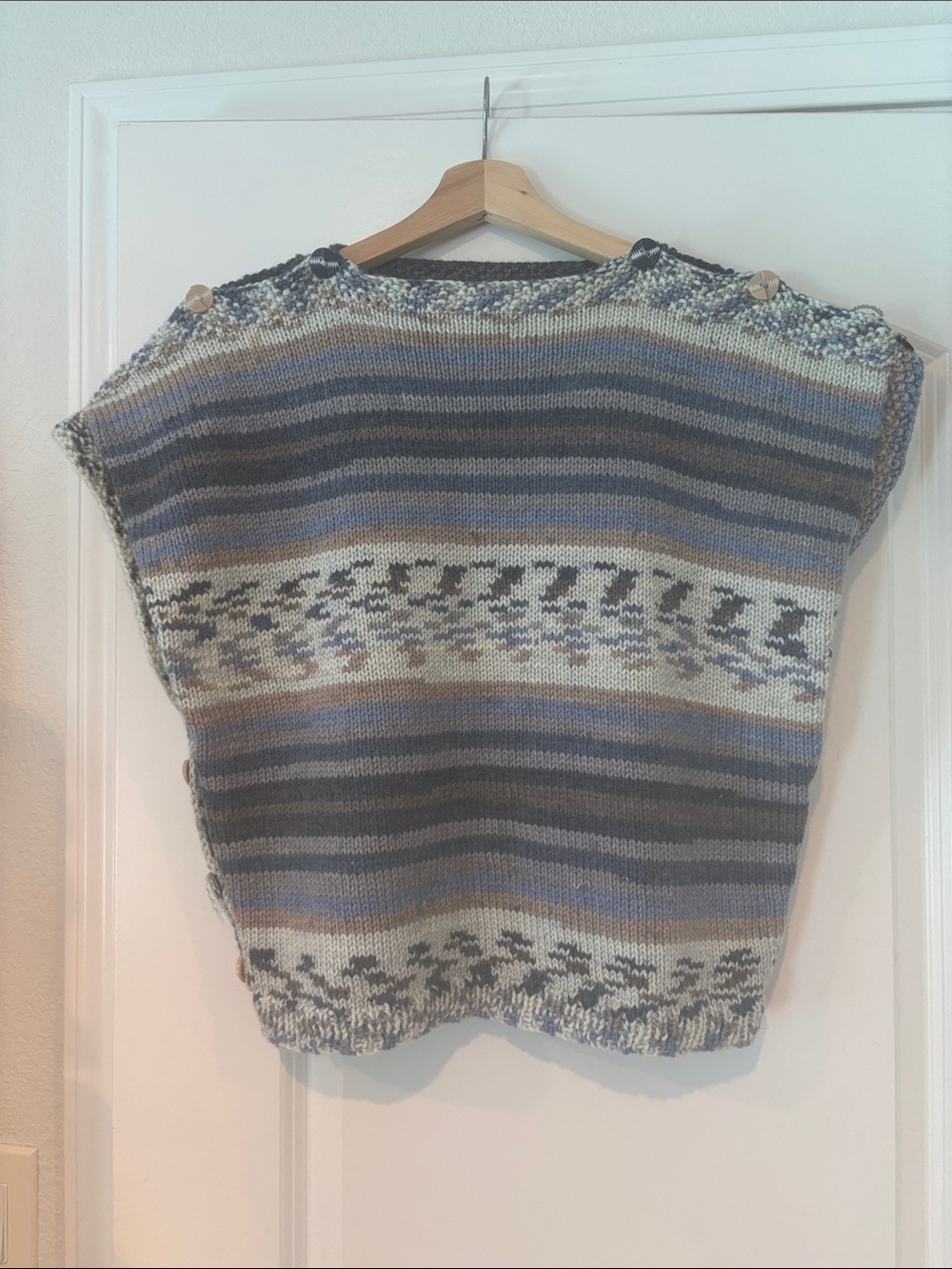 Striped Knit Short-Sleeve Sweater Vest in Blue and Cream